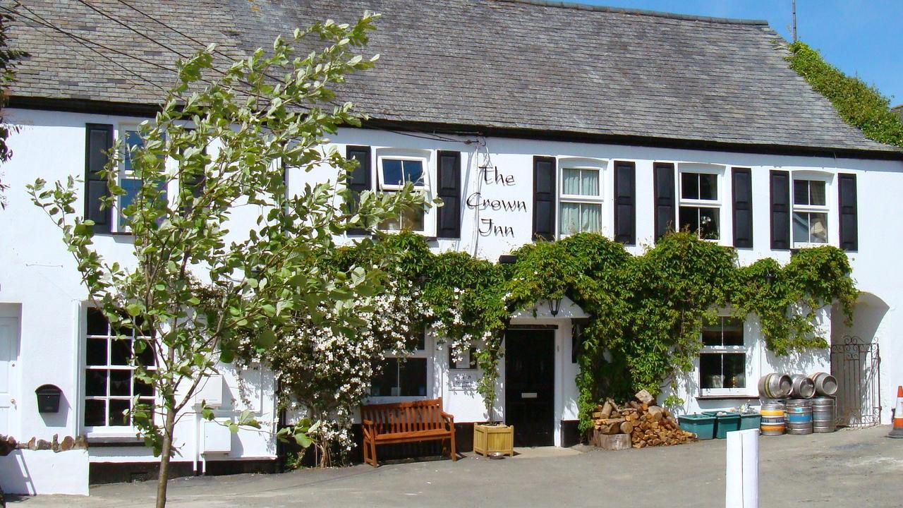 The Crown Inn West Down Exterior foto